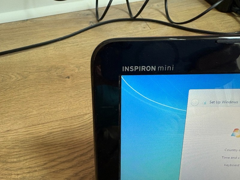 RARE DELL INSPIRION PINK MINI - EXCELLENT CONDITION W/POWER CORD - USED ONCE gallery