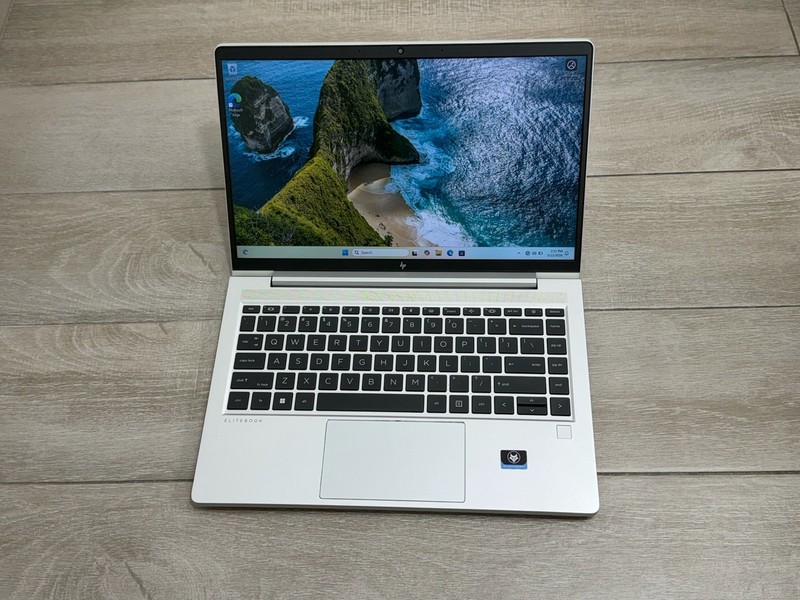 HP EliteBook 645 G9 14" AMD Ryzen 7 PRO 5875U 8GB RAM 256GB NVMe SSD Win-11 gallery