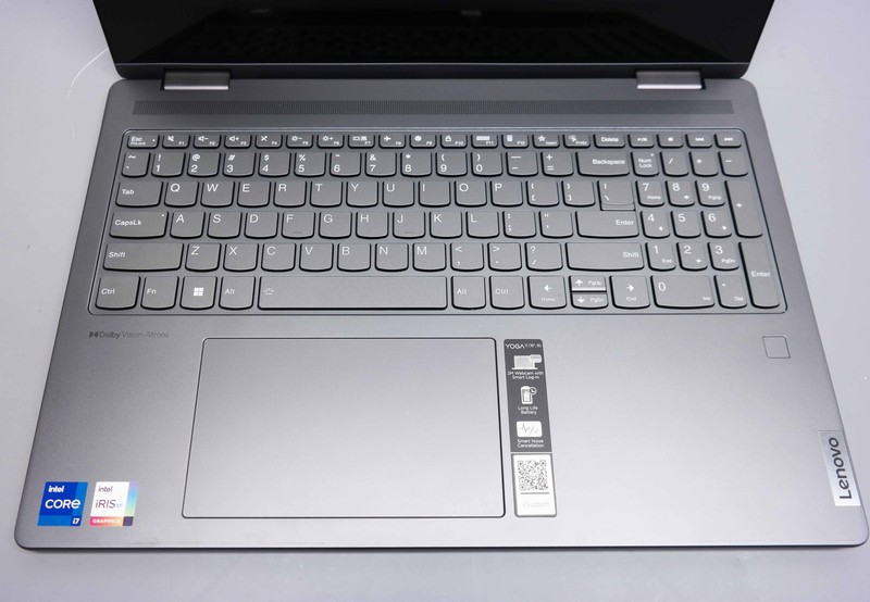 Lenovo Yoga 7i 16'' Intel Core i7-1355U 16GB RAM 512GB SSD Gray gallery