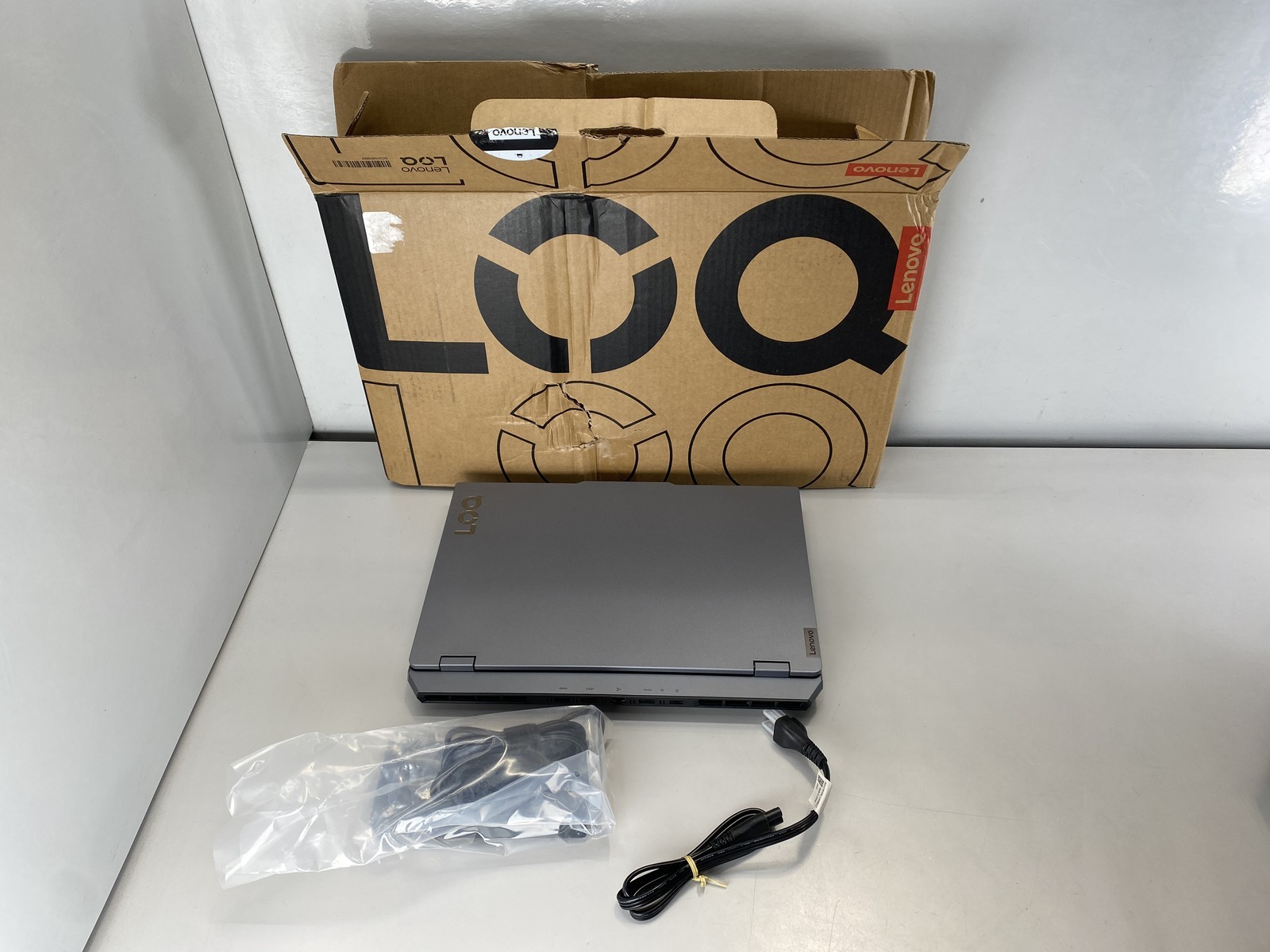 Lenovo Laptop LOQ 15AHP10 15.6" AMD Ryzen 7 250 1TB RTX 5050- Gray gallery