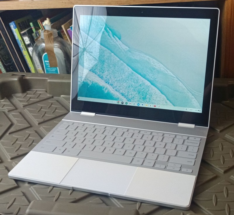Google Pixelbook (C0A) 2-in-1 | 8GB RAM | 3.3GHz i5 | 128GB Storage gallery