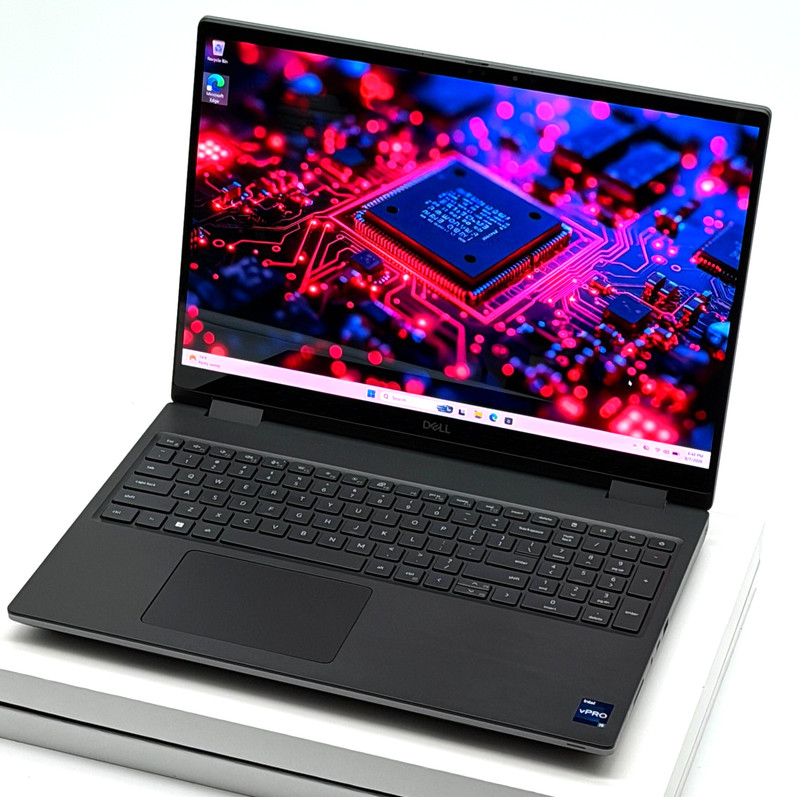 Dell Precision 16 Workstation i9-13950HX *128GB CAMM* 2TB RTX 4000 Ada - OLED 4K gallery