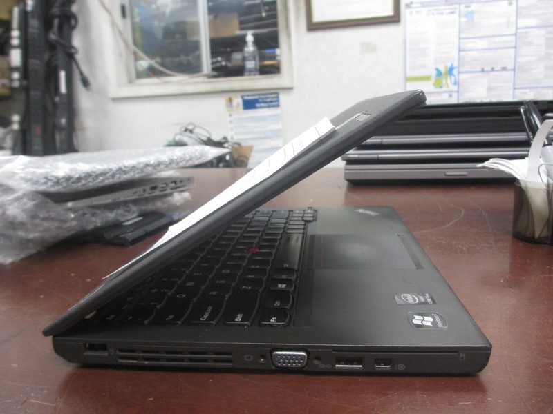 Lenovo ThinkPad X240 12.5" 2.10Ghz i7-4600U 8GB 320GB WebCam Laptop [NO AC/OS]@@ gallery
