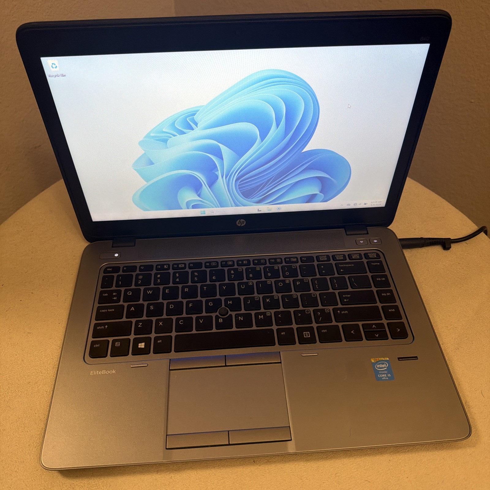 HP EliteBook 840 G2 Laptop intel i5-5300U 2.3GHz 16G Ram 256G SSD Windows 11 Pro gallery