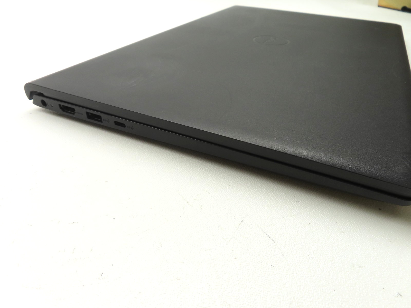 Dell Inspiron 15 3535 15.6" non-Touch AMD Ryzen 7 7730U 2.0GHz 16GB RAM 1TB SSD gallery