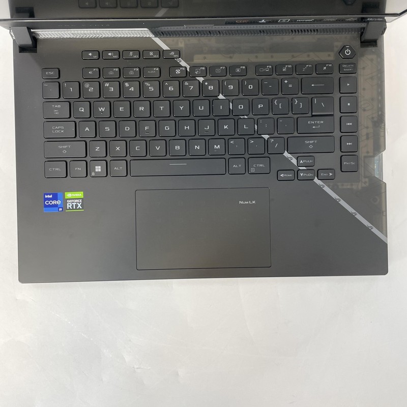 Asus ROG Strix Scar 15 G533 15.6 FHD 2.5 GHz i9-12900H 16GB 1TB SSD RTX 3070 Ti gallery