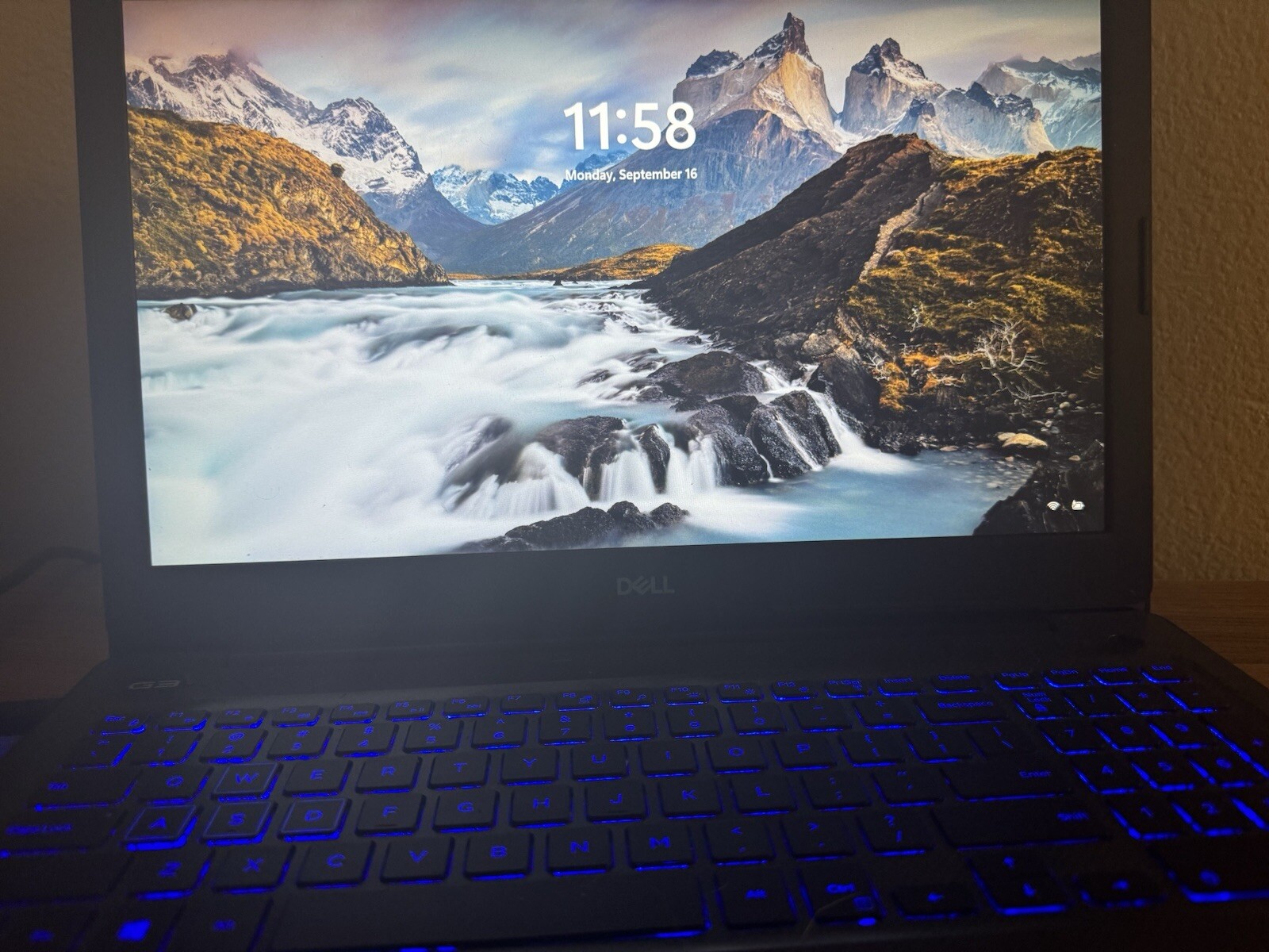 DELL G3 15 gaming laptop gallery
