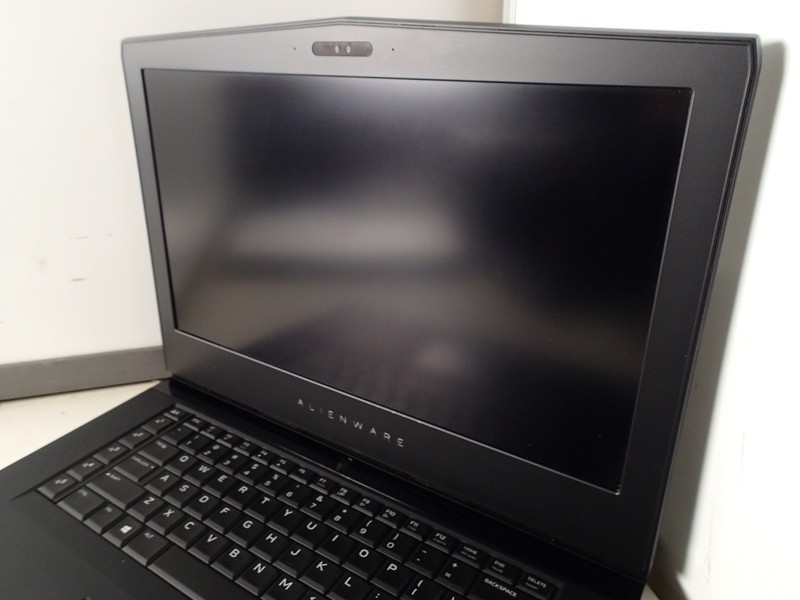 Alienware 15 R3 Intel Core i7 7700HQ 32GB RAM 512GB m.2 + 1TB 2.5" HDD Win 11 gallery