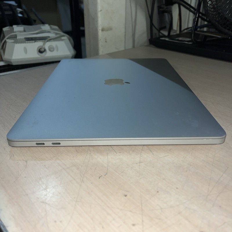 APPLE MACBOOK PRO 13" 2020 2TB CORE I5-8257U 1.4GHZ 8GB RAM 256SSD gallery