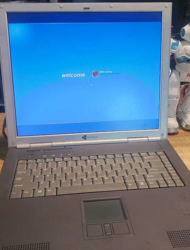 Vtg. Gateway 600YG2 15.6" Laptop • WinXP P4@2.4ghz 256MB 50GB HD Works c. 2000 gallery