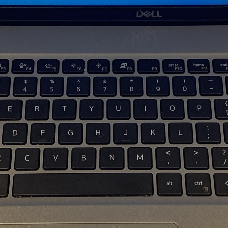 Dell Latitude 5520 Intel Core i7-1185G7 3.00GHz 8GB No SD Excellent Battery gallery