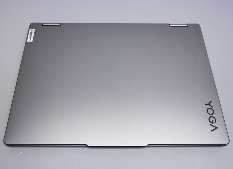 Lenovo Yoga 7i 16'' Intel Core i7-1355U 16GB RAM 512GB SSD Gray gallery
