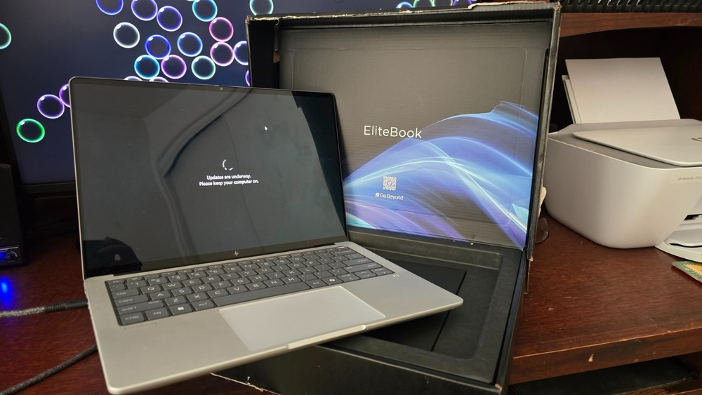 HP EliteBook X G1a 14" OLED AMD Ryzen AI9 HXPro 375 64GB 1TB Win11 Pro 890M