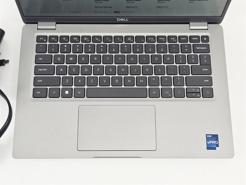 Dell 14" Latitude 5431 i7-1270P 2.2GHz 256GB SSD 16GB RAM Thunderbolt 4 gallery