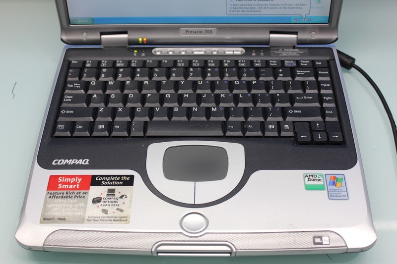#62 COMPAQ PRESARIO 700 14,1" AMD DURON 900 MHz 600 MB RAM 20GB HDD WINDOWS XP gallery