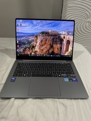 Samsung Galaxy Book 5 pro 14″ Laptop i 7 2gen Gen 16GB 512GB SSD Gray Windows 11