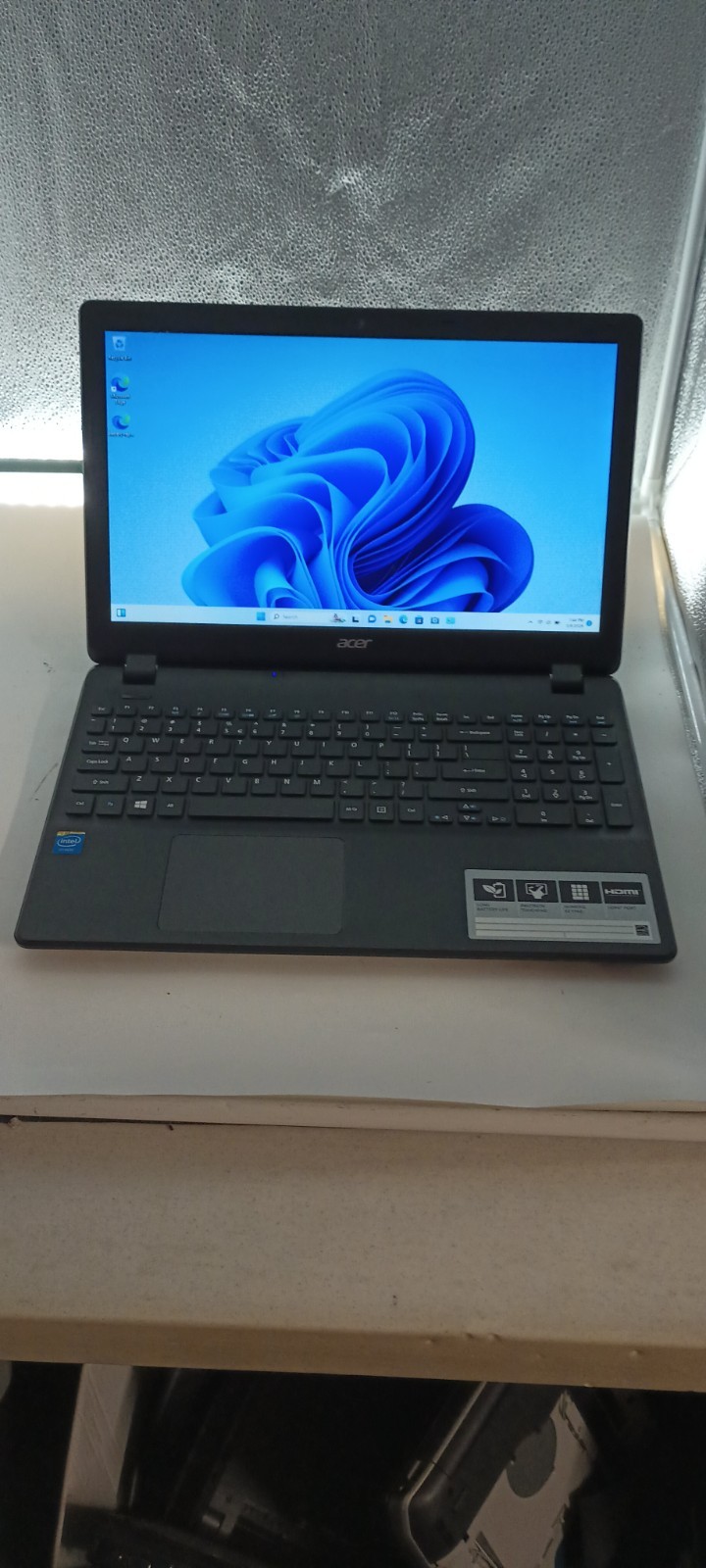 58398 Aspire ES1-512 w/AC. Celeron N2840.4GB.500GB HDD.15.6".W11.Nice! gallery