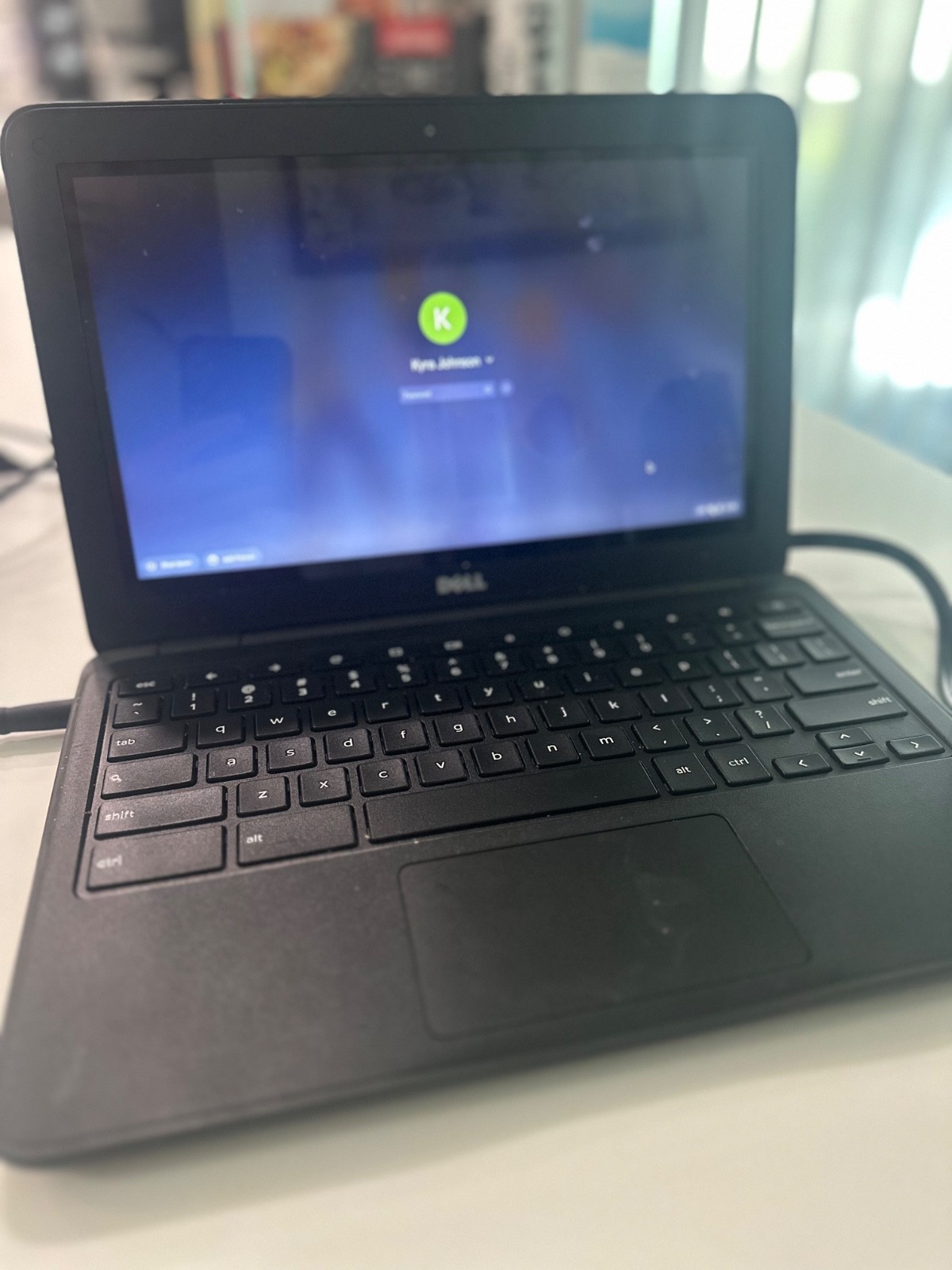 Dell Chromebook 11 3100 11.6" (32GB eMMC Intel Celeron N4020 1.1GHz 4GB) Laptop gallery
