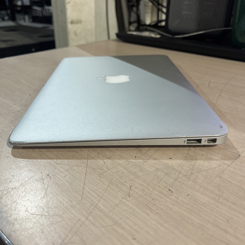 APPLE MACBOOK AIR 11" EARLY 2015 CORE I5-5250U 1.6GHZ 4GB RAM gallery