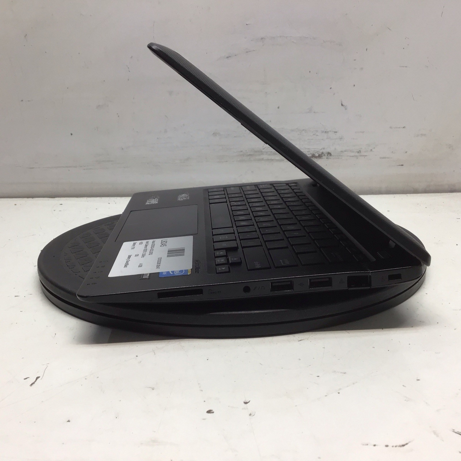 Asus X200CA-SCL031Q Intel Celeron 1007U 1.5GHz 4 GB NO HDD gallery