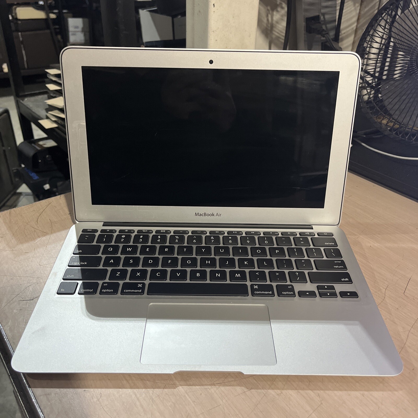 APPLE MACBOOK AIR EARLY 2015 11" CORE I5-5250U 1.6GHZ 4GB RAM NO HD gallery