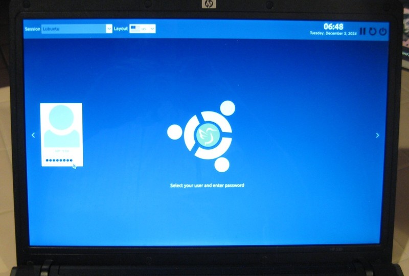 HP 530 15.4" Laptop Intel Celeron 1.6 GHz 2GB RAM 120GB HDD gallery
