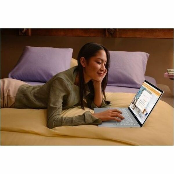 Asus M3607GA-DS79 Vivobook S16 16" OLED AMD Ryzen 7 445 32GB 1TB gallery
