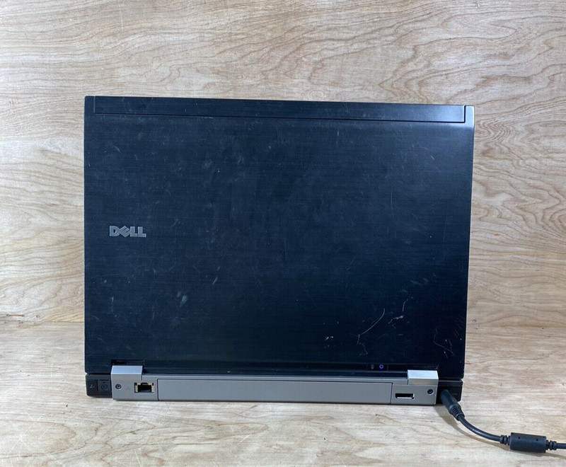 Dell Latitude E6400 Laptop C2D T9550 2,66 2Gb RAM 320Gb HDD Linux Bad Battery gallery