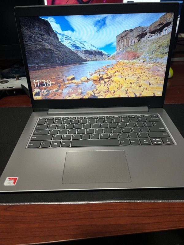 Lenovo Ideapad Slim 1-14AST-05 AMD A6-9220e RADEON R4 4GB RAM 64GB SSD Windows gallery