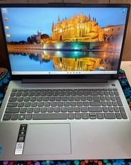 Lenovo IdeaPad Slim 3 15IRU8 8 GB 240 GB laptop type 82×7 LIKE N3W!!