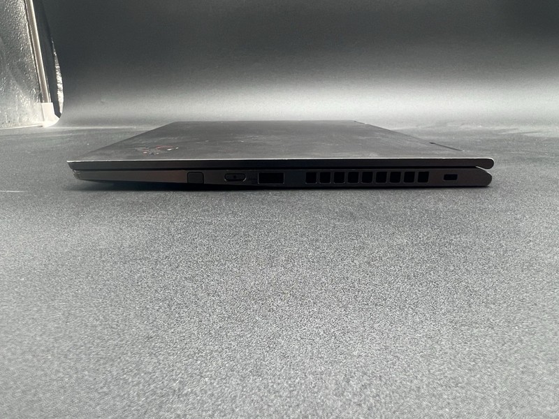 *READ* Lenovo ThinkPad X1 Yoga Gen 4 | 1.60GHz i5-8365U | 16GB LPDDR3 | NO OS gallery