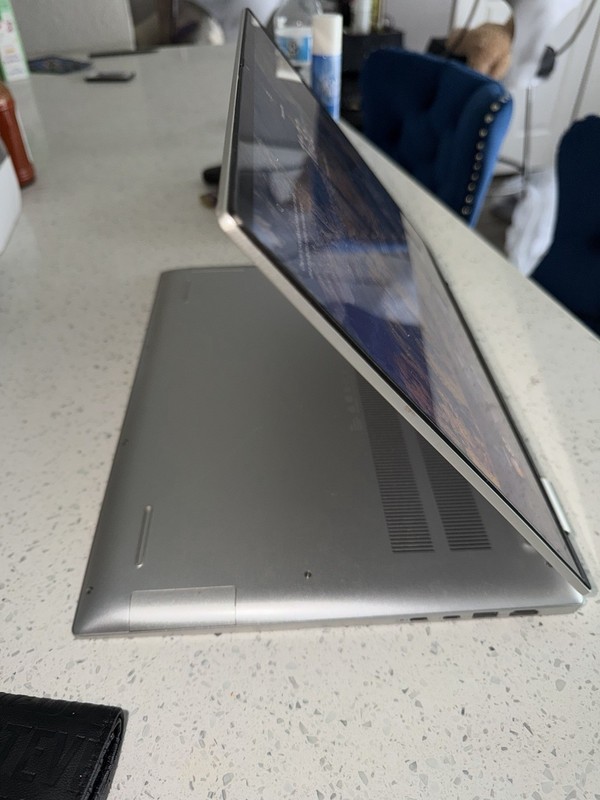 Dell Inspiron 16 2-in-1 Touchscreen i7 16GB Win11 Silver gallery