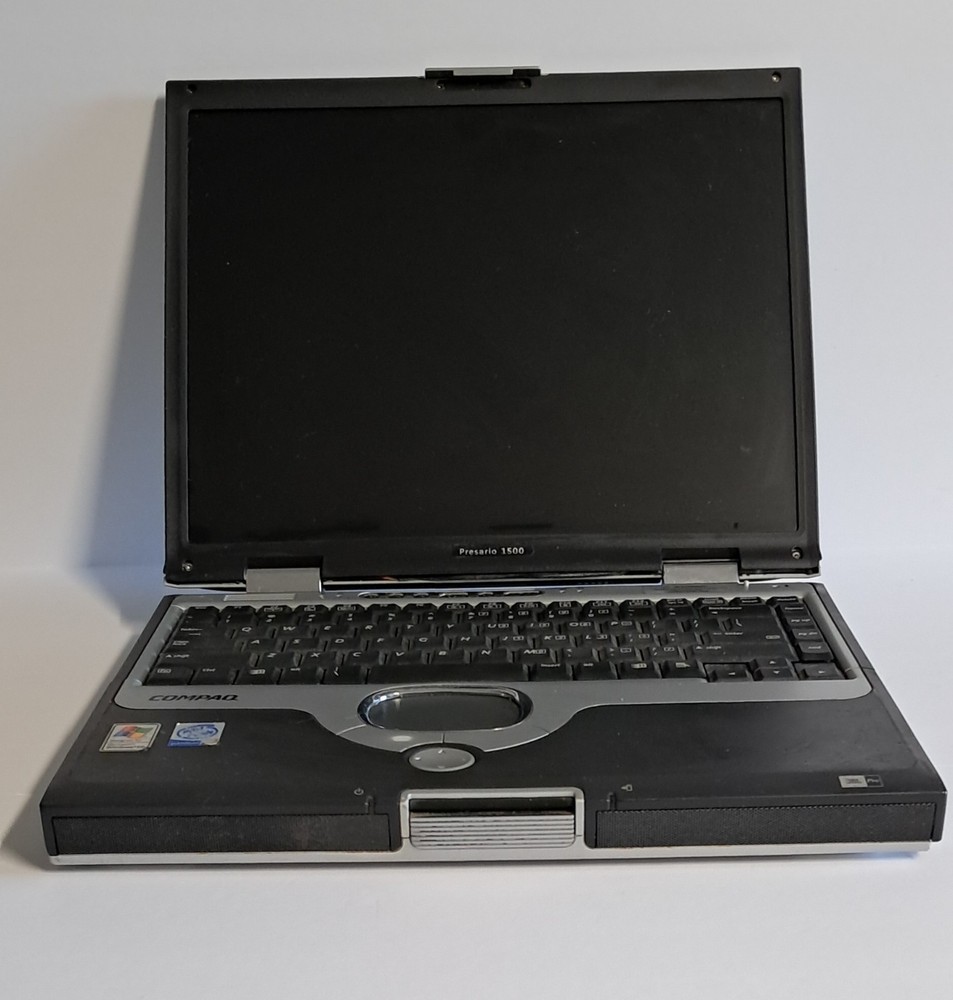 Compaq Presario 1500 Windows XP Home Edition Laptop