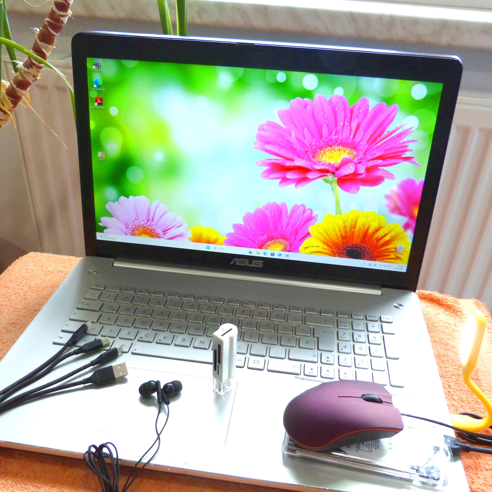 Asus N750 VivoBook Premium METAL 17" FULLHD BLURAY l SSD Windows 11 QUAD i7 gallery