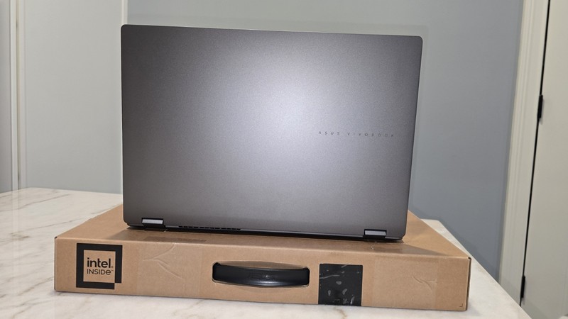 Asus Vivobook 16 Flip TP3607SA-DS74T, 16" Touchscreen Convertible, Intel Core 7 gallery