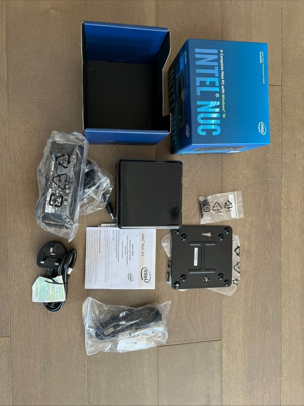 Intel NUC PC/workstation (1 TB HDD, i5-8265U UCFF 8th gen Intel Core™ i5, 8 GB, gallery