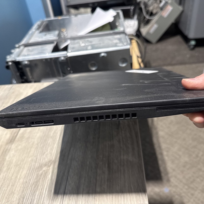 Lenovo ThinkPad P52s i7-8550U 1.80GHz 8GB DDR4 NO SSD NO OS *UNKNOWN GPU* Laptop gallery