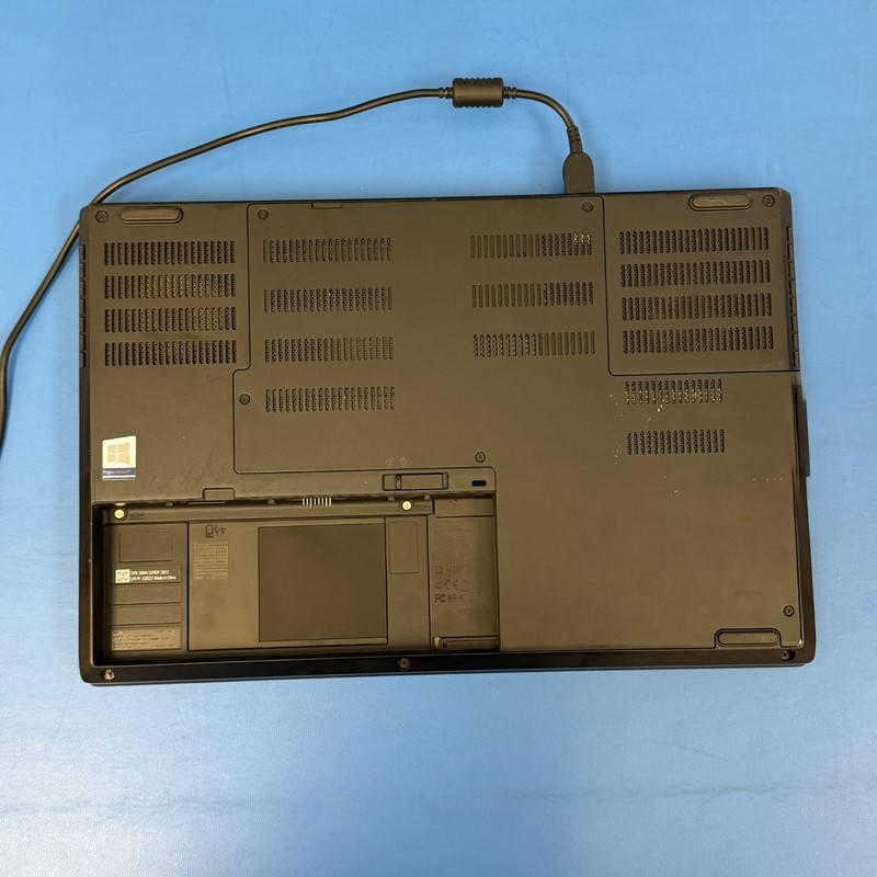 Lenovo ThinkPad P52 i7-8850H 32GB 256GB TouchScreen No Battery. For Parts gallery