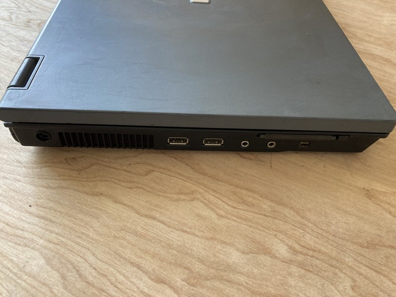 HP Compaq 6710b 15.4in. Intel core 2 Duo @2.1GHz/2Gb/120 Gb, Linux Mint gallery