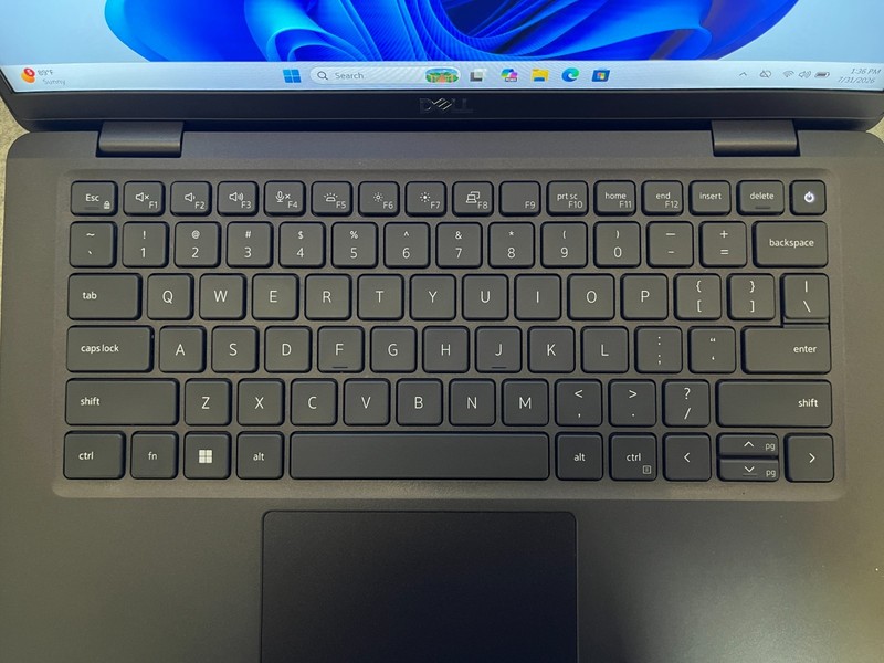 Dell Latitude 7330 14" FHD 10th Core i5-1245U 16GB RAM 256GB NVMe Win-11 Pro gallery