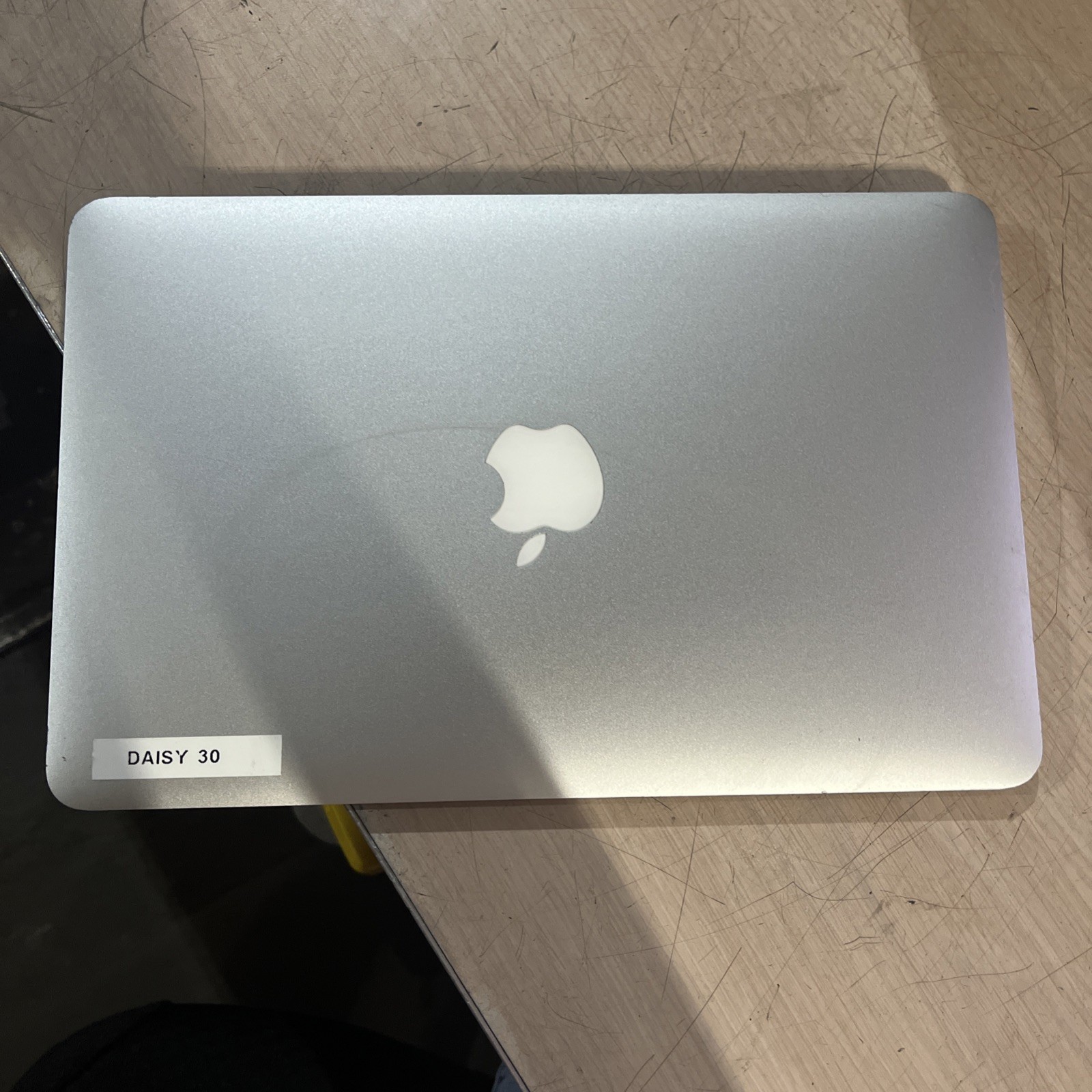 APPLE MACBOOK AIR 11" EARLY 2015 CORE I5-5250U 1.6GHZ 4GB RAM NO HD gallery
