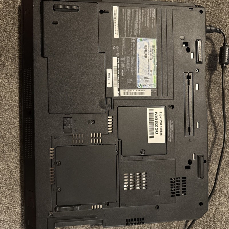 IBM ThinkPad R40 Laptop Windows XP, 15" SXGA LCD, Works Great gallery