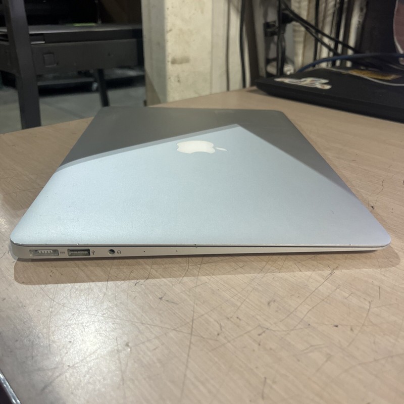 APPLE MACBOOK AIR 13" 2015 CORE I5-5250U 1.6GHZ 4GB RAM gallery