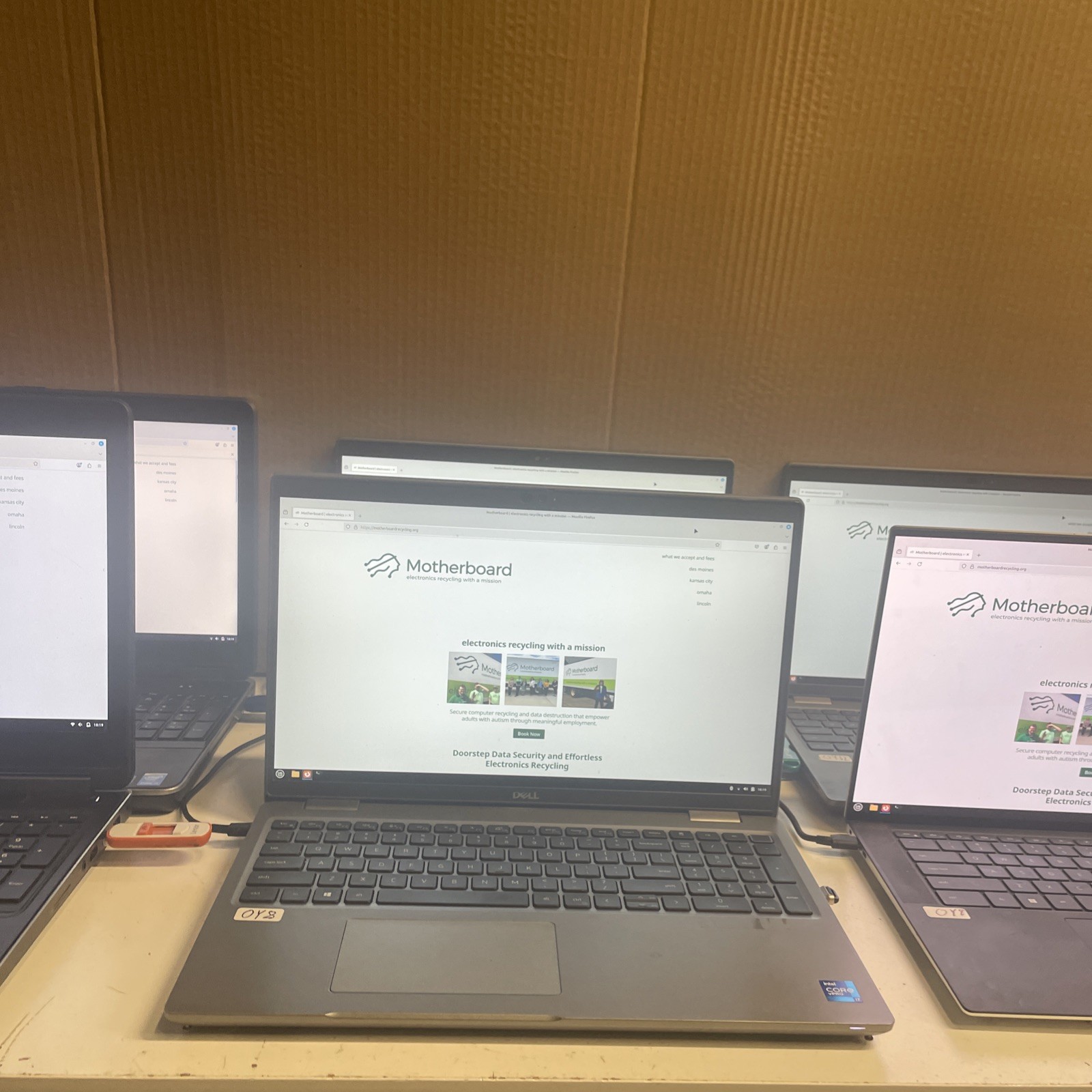 Dell | 3x 5521 i7-11850 | 7510 i7 | XPS 15 9520 i7-12700 | E6540 i7 gallery