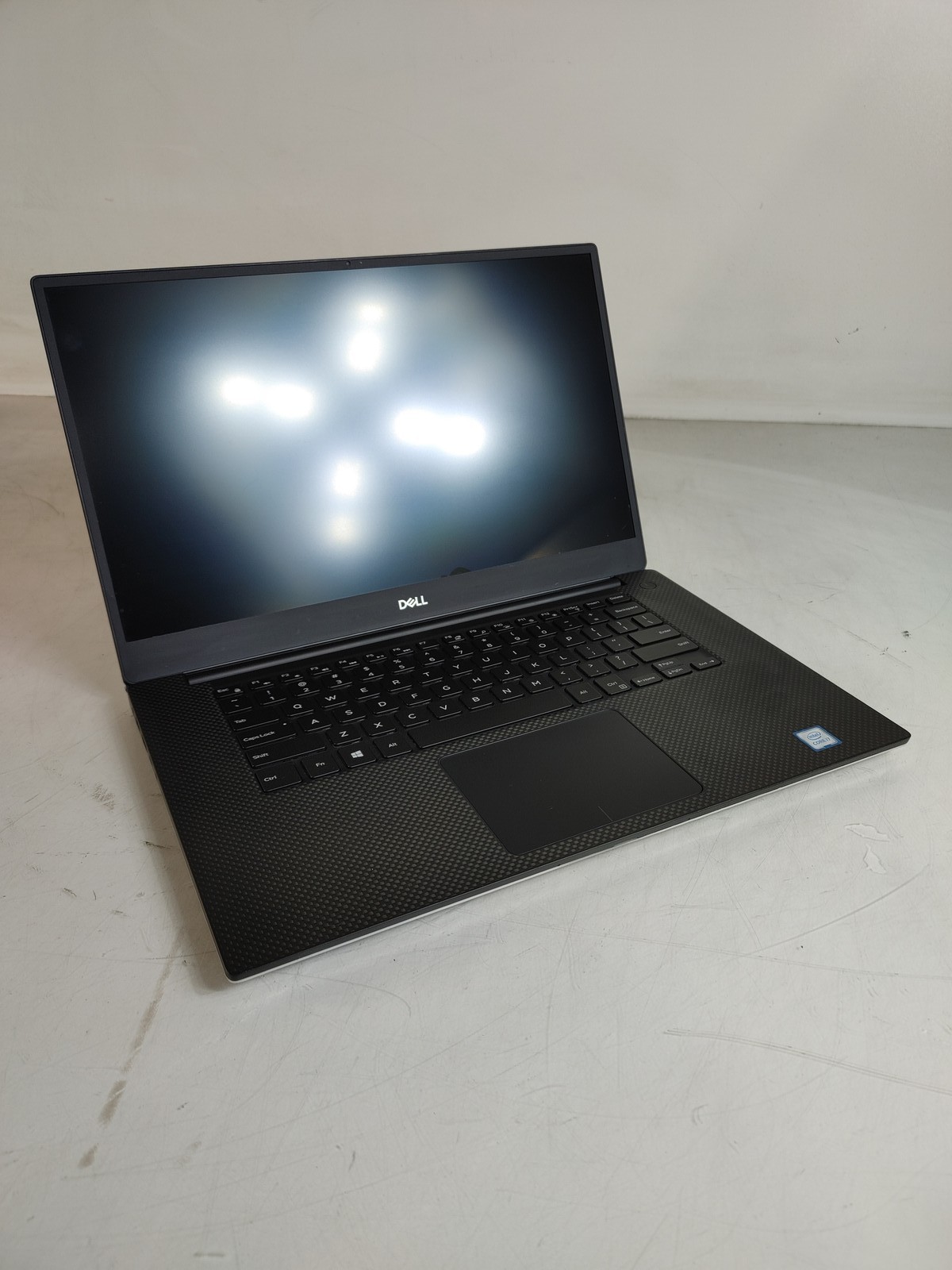 Dell Precision 5540 Core i7-9850U 2.60 GHz 16 GB DDR4 No HDD gallery