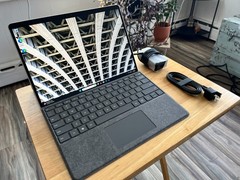 Microsoft Surface Pro X 1876 SQ2 16GB 256GB Keyboard Slim Pen Charger