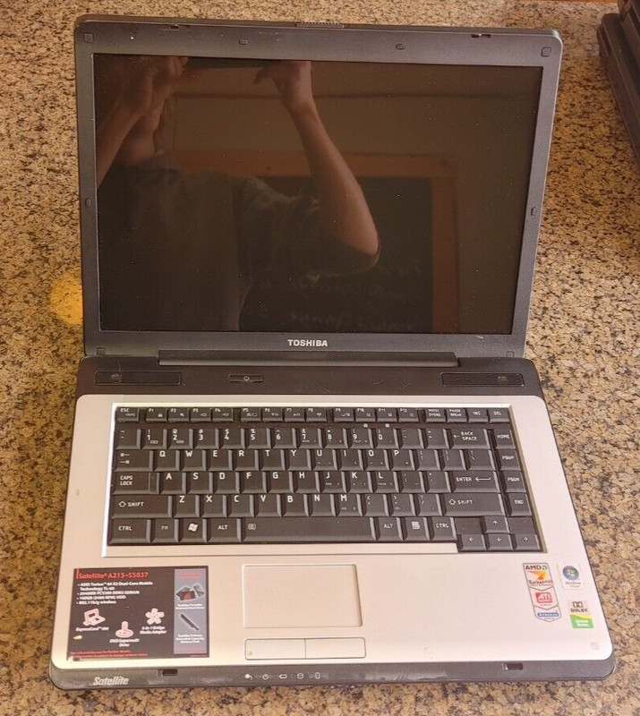 Used Lot of 4 - Assorted Toshiba Satellite's - L505, L655, L755D, A215 - No HDD gallery