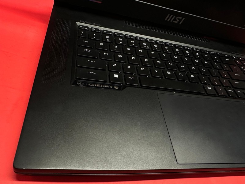 MSI Titan GT77HX Titan GT77HX - i9‑12900H No Drives - No Ram- Parts / Fix gallery