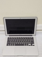Apple MacBook Air A1466 2015 Laptop – i5-5250u – 4GB RAM – Parts/Repair – READ