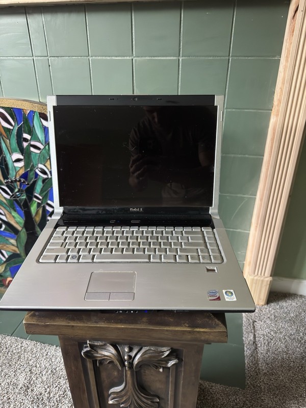 Dell XPS M1530 Laptop 15-inch, Intel Core 2 Duo 1.66Ghz 3GB RAM NVIDIA 8400 GS gallery